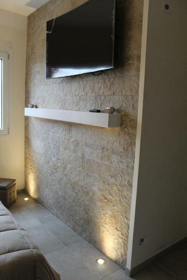 Villa Martina Luxury Rooms เดเซนซาโนเดลการ์ดา ภายนอก รูปภาพ